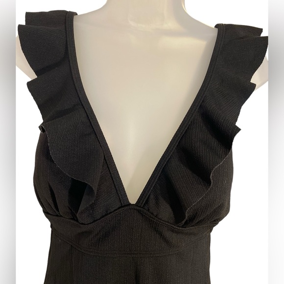 SHEIN deep v-neck ruffled one-piece swimsuit, lace up back, size XL - Picture 3 of 8